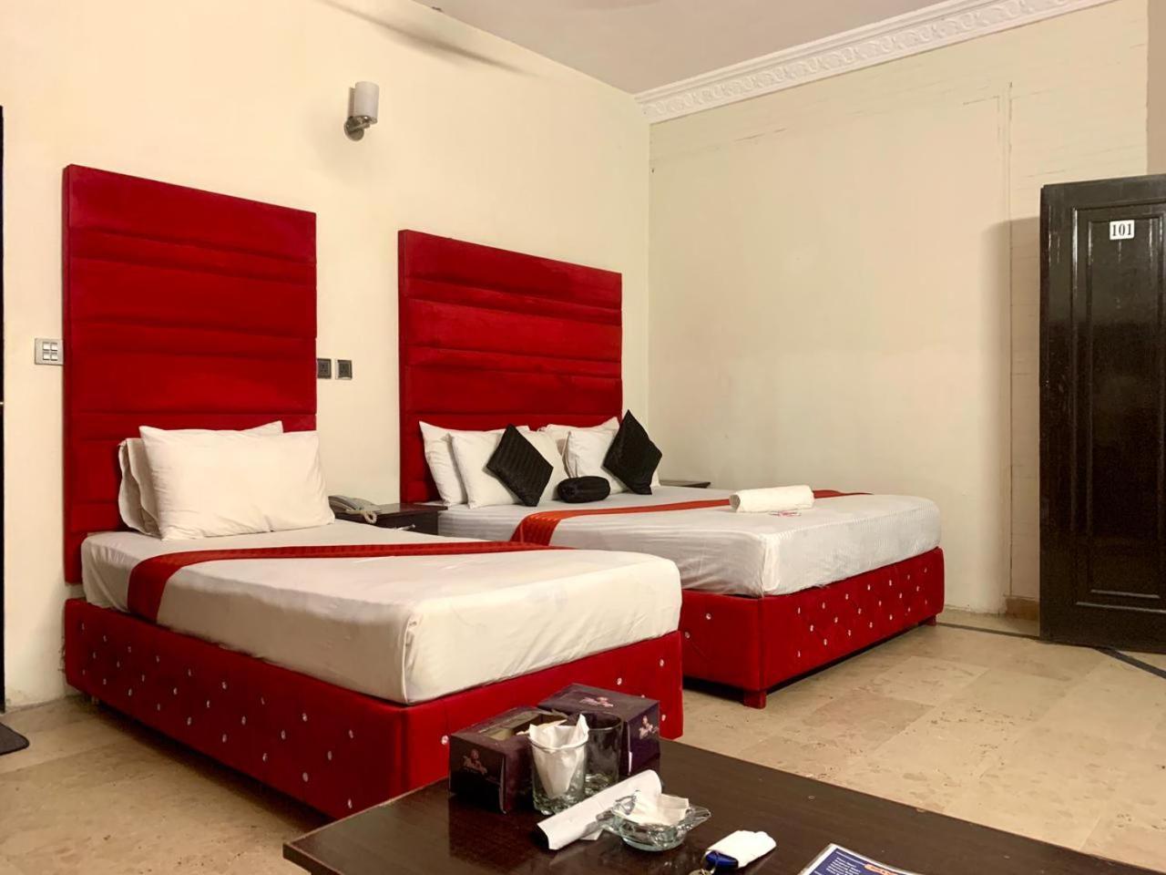 Hotel Royal Grand Lahore Værelse billede