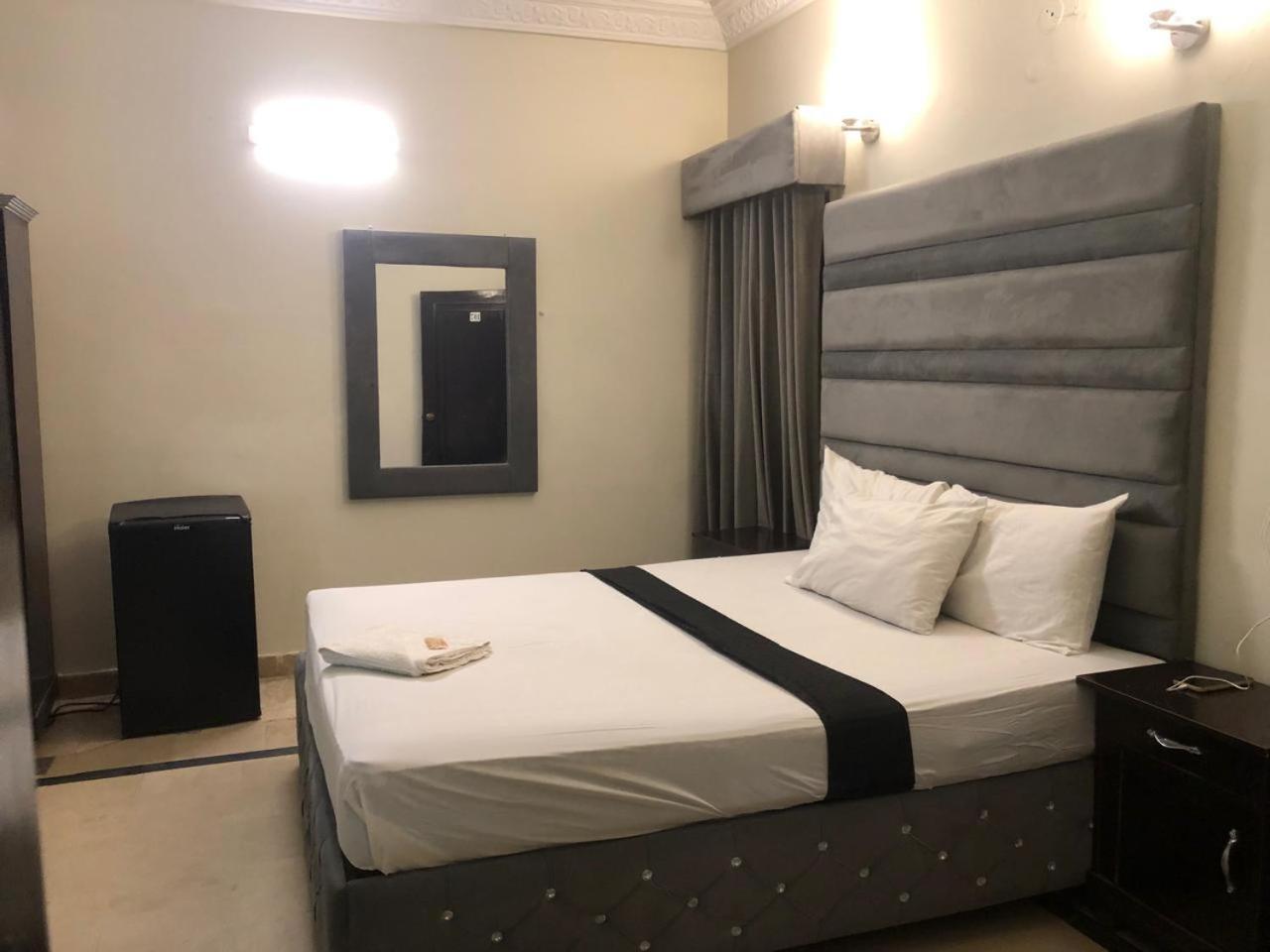 Hotel Royal Grand Lahore Eksteriør billede